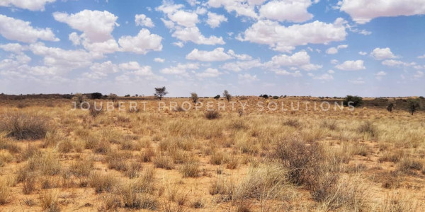 EXCEPTIONAL KALAHARI FARM FOR SALE IN NAMIBIA - HARDAP DISTRICT