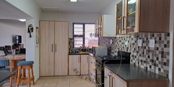 3 bedroom family home with endless potential  for sale in Meersig Walvis Bay for N$1 875 000.00