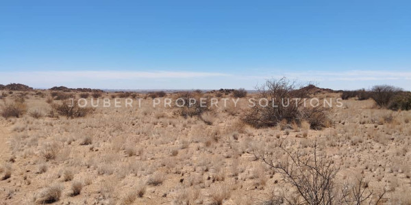 BEAUTIFULL HUNTING / LIVESTOCK / MINING FARM FOR SALE IN THE SOUTH OF NAMIBIA – ARIAMSVLEI DISTRICT