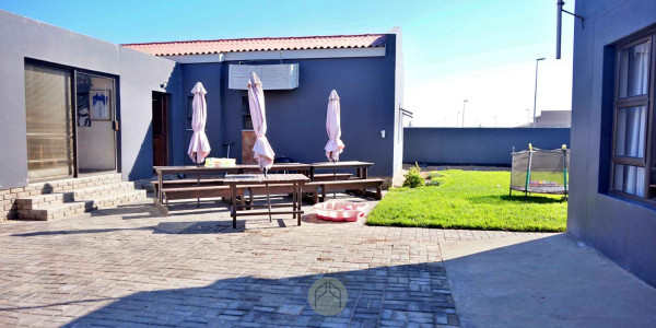 3 Bedroom House WITH A FLAT For Sale in Ocean View, Swakopmund