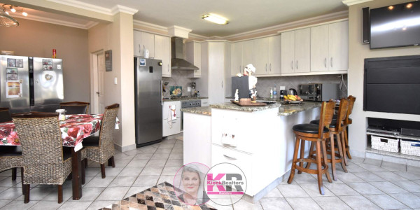 Dolphin Beach 3 bedroom Townhouse, pet friendly.