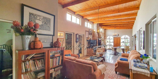 Henties Bay Proper:  5 Bedroom FARMSTYLE HOME is for Sale