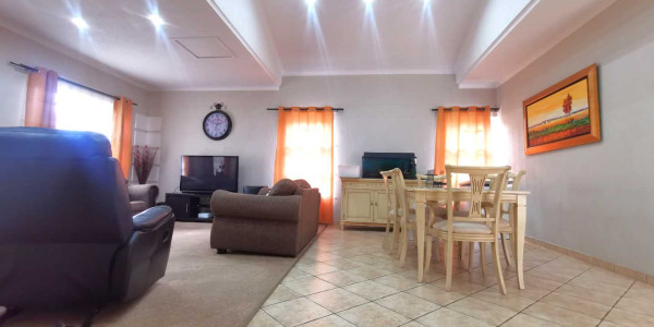 House in Auasblick for sale in a well established area