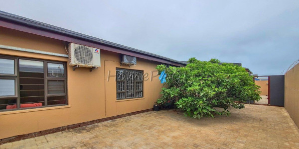 Ext 4, Henties Bay:  Stunning, spacious 4 Bedr Home is for Sale