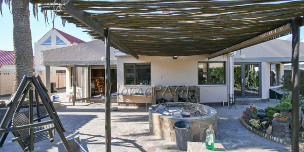 Meersig Walvis Bay:  North Facing Marvel in Sought After Area of Meersig