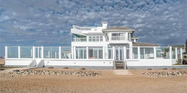 Swakopmund Guesthouse for sale with direct beach access!