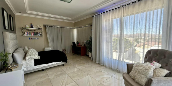 Experience modern elegance in the heart of Windhoek. Ideal for discerning homeowners