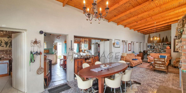 Henties Bay Proper:  5 Bedroom FARMSTYLE HOME is for Sale