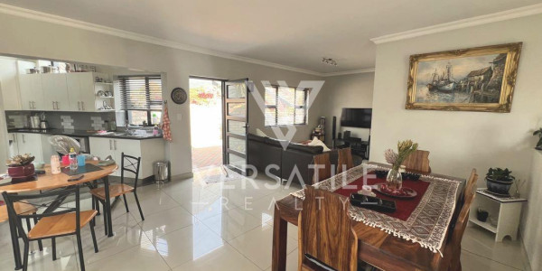 3 Bedroom house For sale in Luxury Hill, Klein WHK