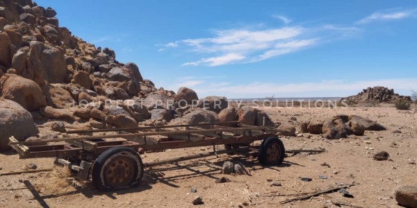 BEAUTIFULL HUNTING / LIVESTOCK / MINING FARM FOR SALE IN THE SOUTH OF NAMIBIA – ARIAMSVLEI DISTRICT