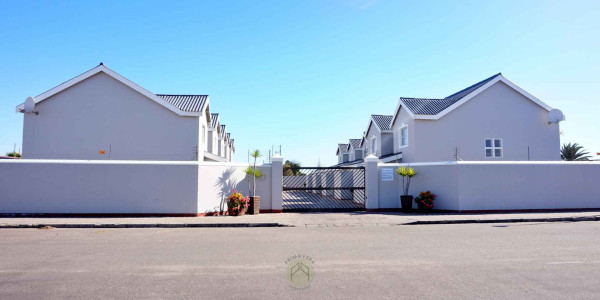 3 Bedroom Townhouse FOR SALE in Walvis Bay Central
