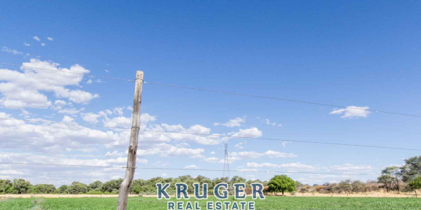 Agricultural smallholding situated approximate 20 km North-East of Omaruru on the banks of the Omaruru river