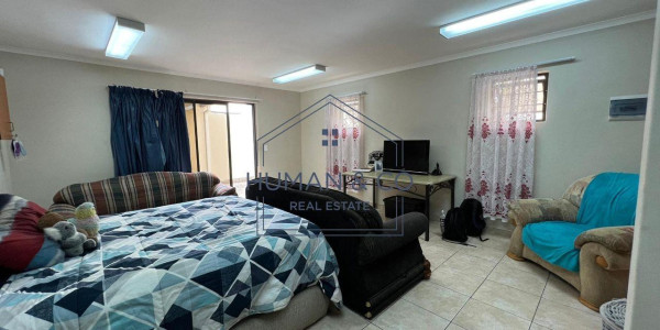 Spacious 3 Bedroom house with 2 bedroom flat