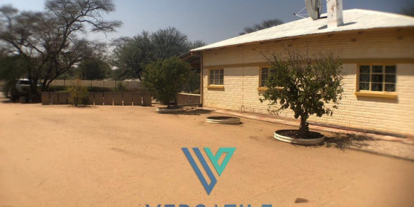 Freestanding house for sale in Okahandja with general BUSINESS zoning!