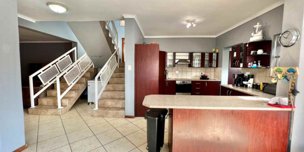 Family home for sale near Windhoek Gimnasium