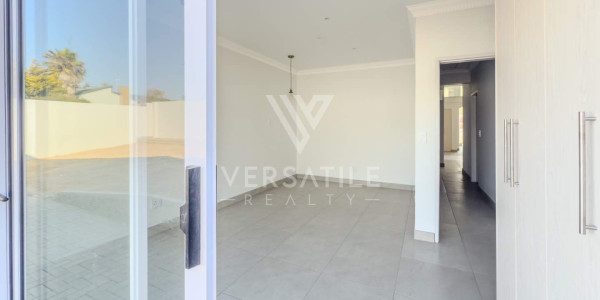 Stunning newly built home, walking distance from the sea and shopping mall.