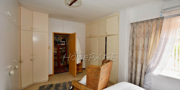 Walvis Bay:  Popular, Successful Guesthouse (B & B) is for Sale