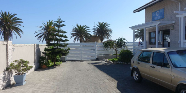 SEA VIEW PROPERTY OVERLOOKING THE BEACH PROMENADE