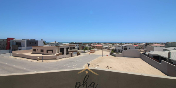 4 Bedroom house with 2 bedroom Flat for Sale - Swakopmund (Ext 9)