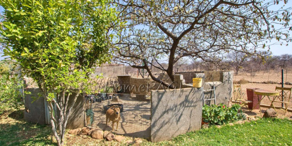 Otjozondjupa Region, Okahandja area:  26.7 Ha Smallholding is for sale