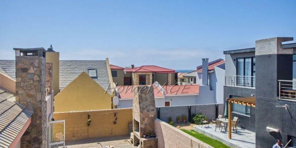 Long Beach, Walvis Bay: SPACIOUS 4 Bedr home is for sale