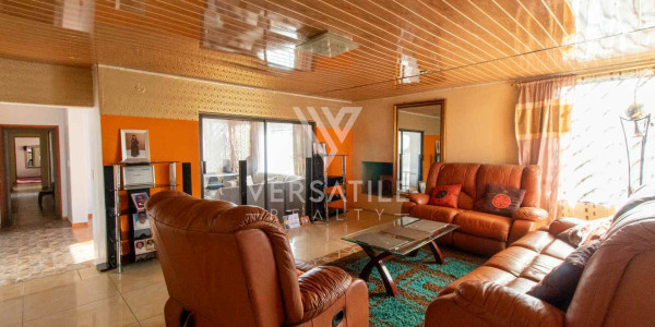 Spacious 4-Bedroom Family Home in Tamariskia, Swakopmund