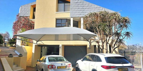 Luxury Family Home with 5 Rooms and Stunning Views in Klein Windhoek