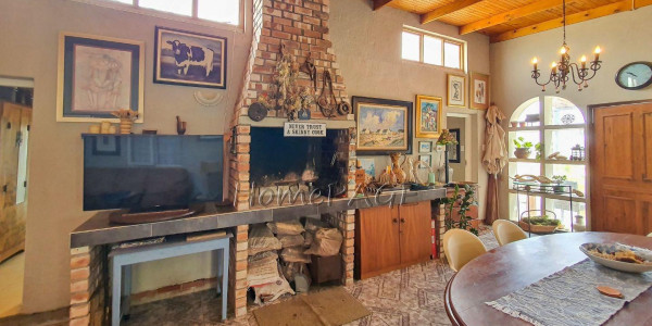 Henties Bay Proper:  5 Bedroom FARMSTYLE HOME is for Sale