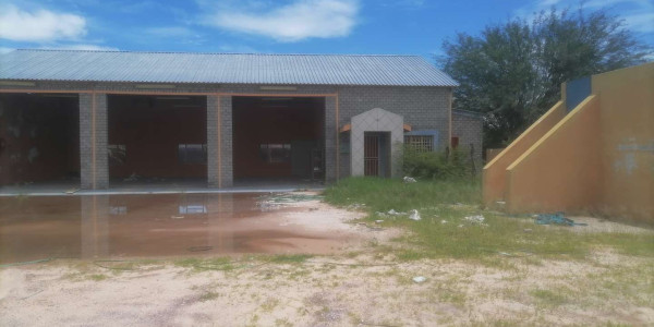 Industrial Plot with offices and workshops  - Ongwediva