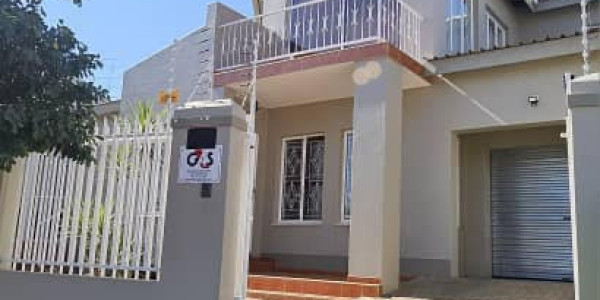 Windhoek Khomasdal, Ext.10: Spacious and modern 3 Bedroom house is For Sale