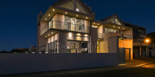 Long Beach Ext 2, Walvis Bay:  A FANTASTIC, SPACIOUS  LUXURIOUS HOME IS FOR SALE