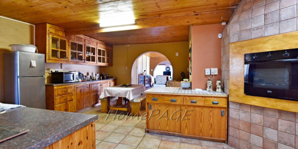 Ext 2 (North Dune), Henties Bay  Older home, close to the beach, is for sale