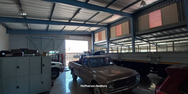 Warehouse For Sale in Prime Position