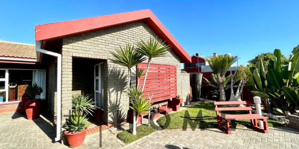 Meersig Guesthouse For Sale