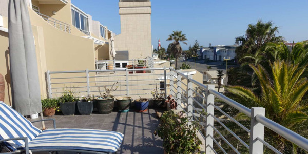 POPULAR UPMARKET PENTHOUSE APARTMENT WITH SEAVIEW