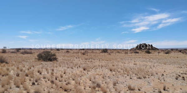 BEAUTIFULL HUNTING / LIVESTOCK / MINING FARM FOR SALE IN THE SOUTH OF NAMIBIA – ARIAMSVLEI DISTRICT