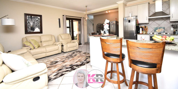 Dolphin Beach 3 bedroom Townhouse, pet friendly.