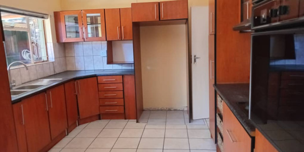 House To Rent In Pionierspark