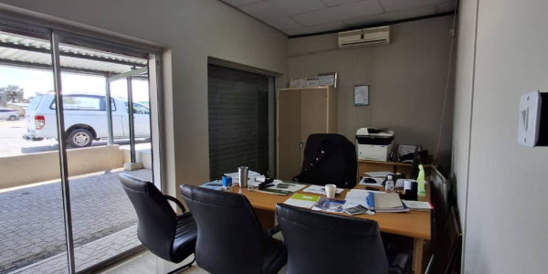 Prime Oshakati Commercial Gem: Your Business's New Home!