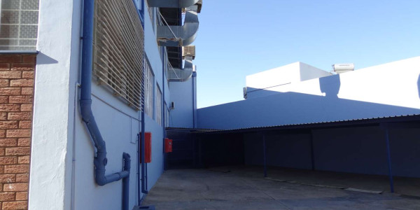 Double story office/warehouse available centrally located