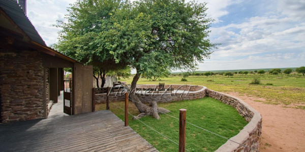 Omaheke Region, Gobabis:  Boutique Guest/Game Lodge is for Sale