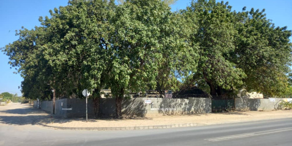 This well know guesthouse in Katima Mulilo is up for sale.