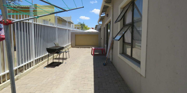 Secure 3-Bedroom Gem Near Schools and Shops