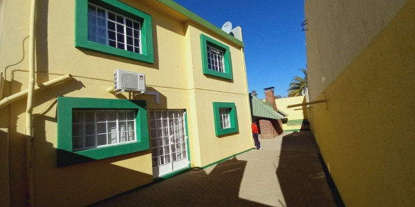 Hochland Park Family Double-Storey Townhouse