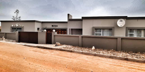 GORGEOUS HOME FOR SALE IN HENTIES BAY