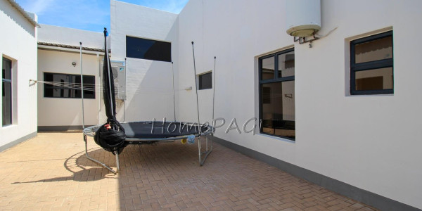 Otjiwarongo:  STUNNING, MODERN 4 BEDR HOME WITH FLAT is for sale