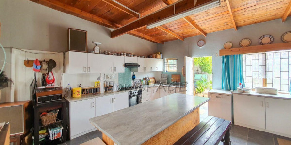 Henties Bay Proper:  5 Bedroom FARMSTYLE HOME is for Sale