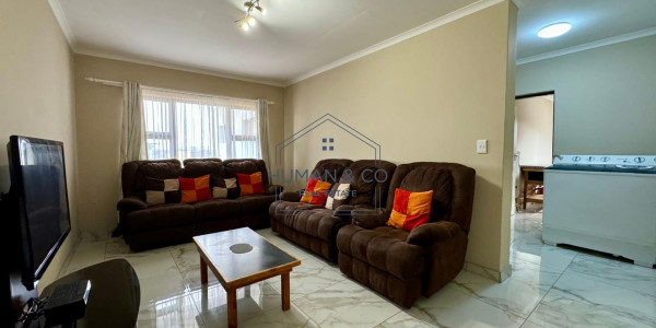 Spacious 4 Bedroom house in Meersig Area