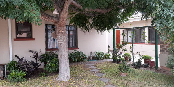 BEAUTIFUL HOUSE WITH FLATLET FOR SALE IN HENTIES BAY