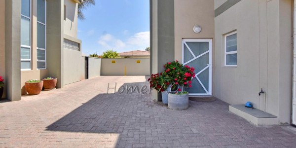 Vineta, Swakopmund:  Neat and Spacious 3 Bedr UPMARKET Townhouse is for sale